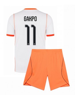 Nederländerna Cody Gakpo #11 Replika Borta Kläder Barn VM 2026 Kortärmad (+ byxor)